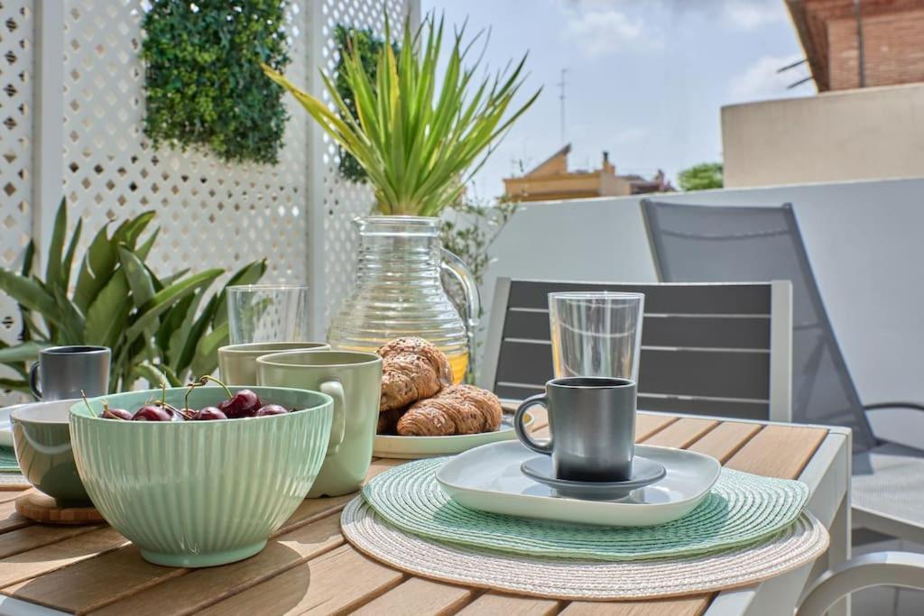 Sunny Cozy Penthouse With A Terrace At Plaza Del Carmen Lejlighed Valencia Eksteriør billede