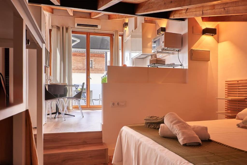 Sunny Cozy Penthouse With A Terrace At Plaza Del Carmen Lejlighed Valencia Eksteriør billede