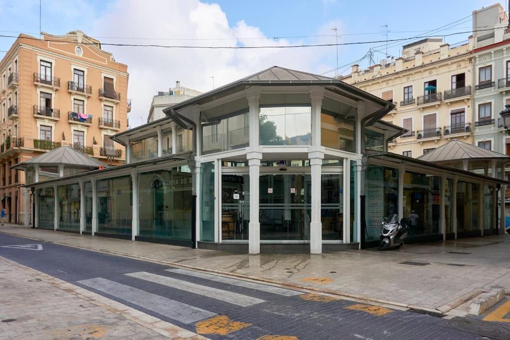 Sunny Cozy Penthouse With A Terrace At Plaza Del Carmen Lejlighed Valencia Eksteriør billede