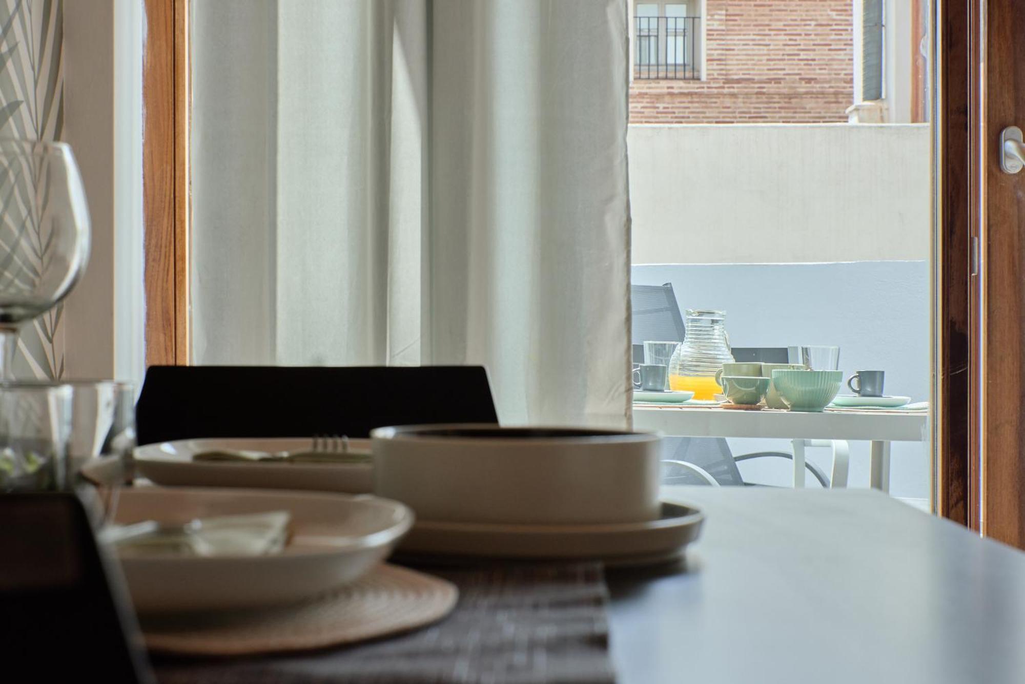 Sunny Cozy Penthouse With A Terrace At Plaza Del Carmen Lejlighed Valencia Eksteriør billede